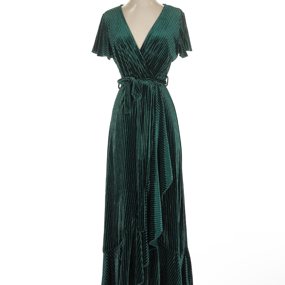 Elegant Green V-Neck Maxi Dress